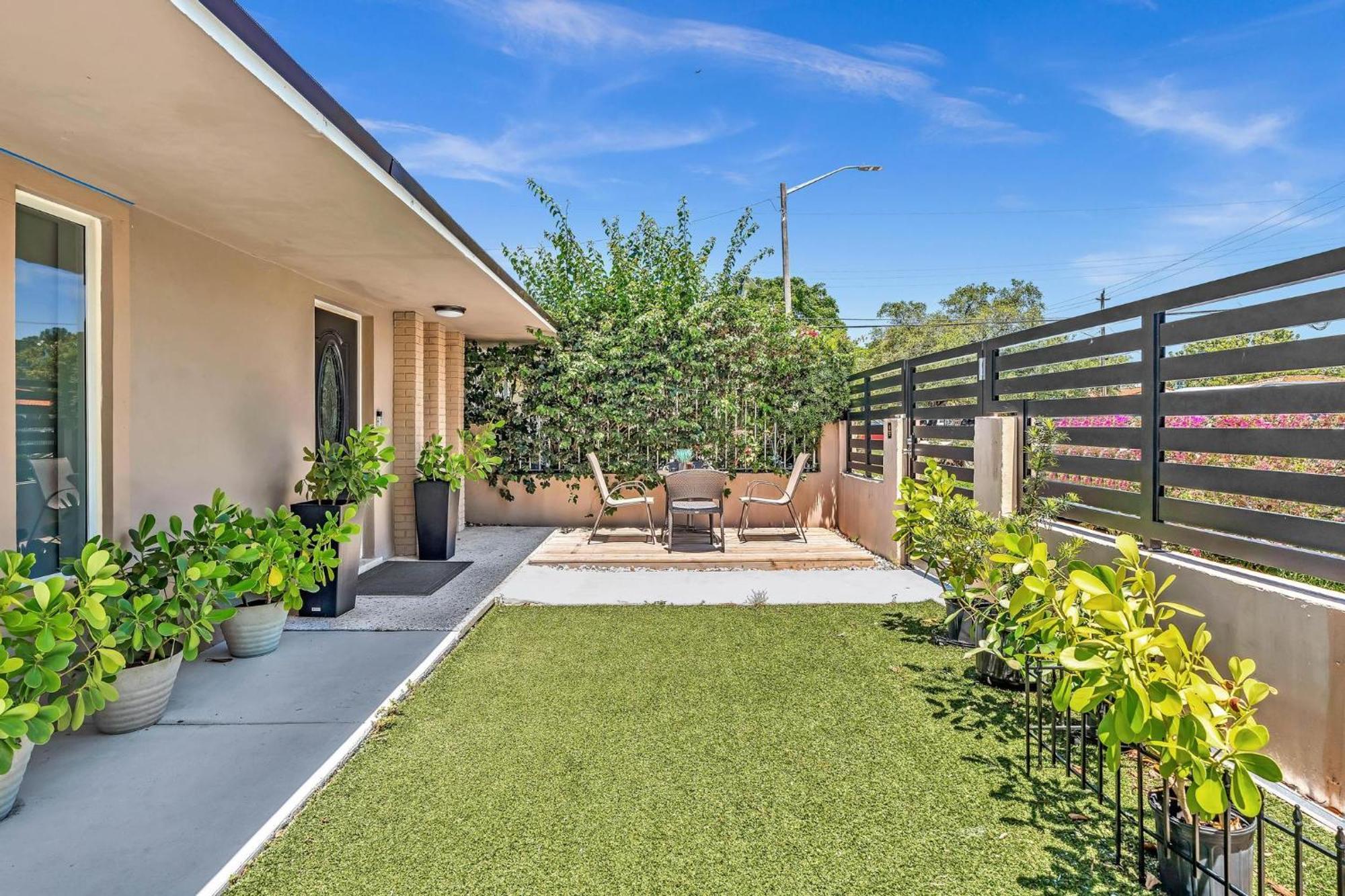 Estelo'S Place - Modern Townhouse With King Bed, Only 5 Min From The Airport! Miami Luaran gambar