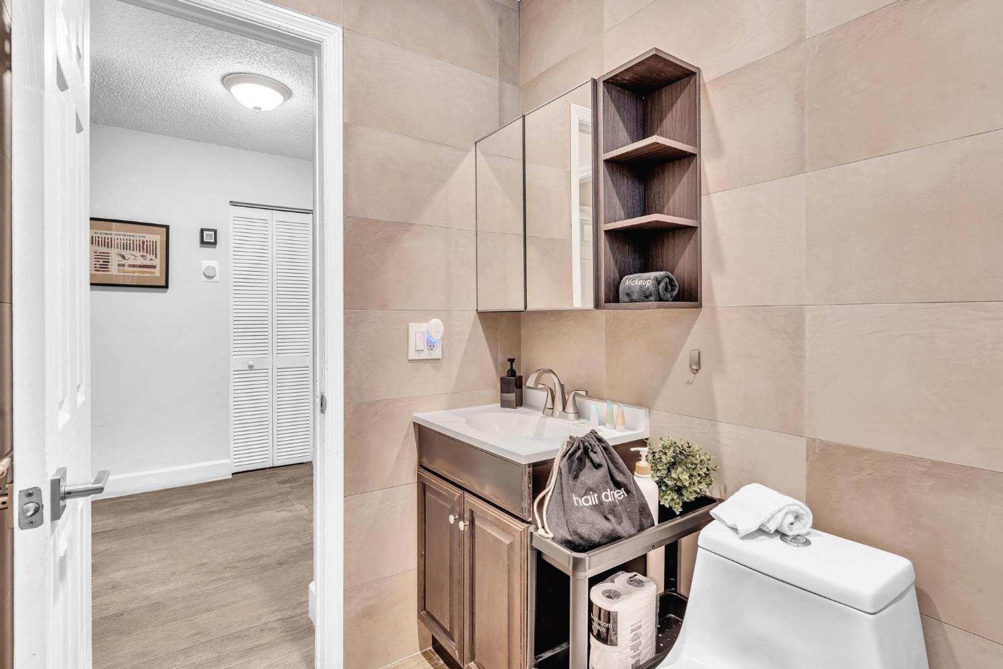 Estelo'S Place - Modern Townhouse With King Bed, Only 5 Min From The Airport! Miami Luaran gambar