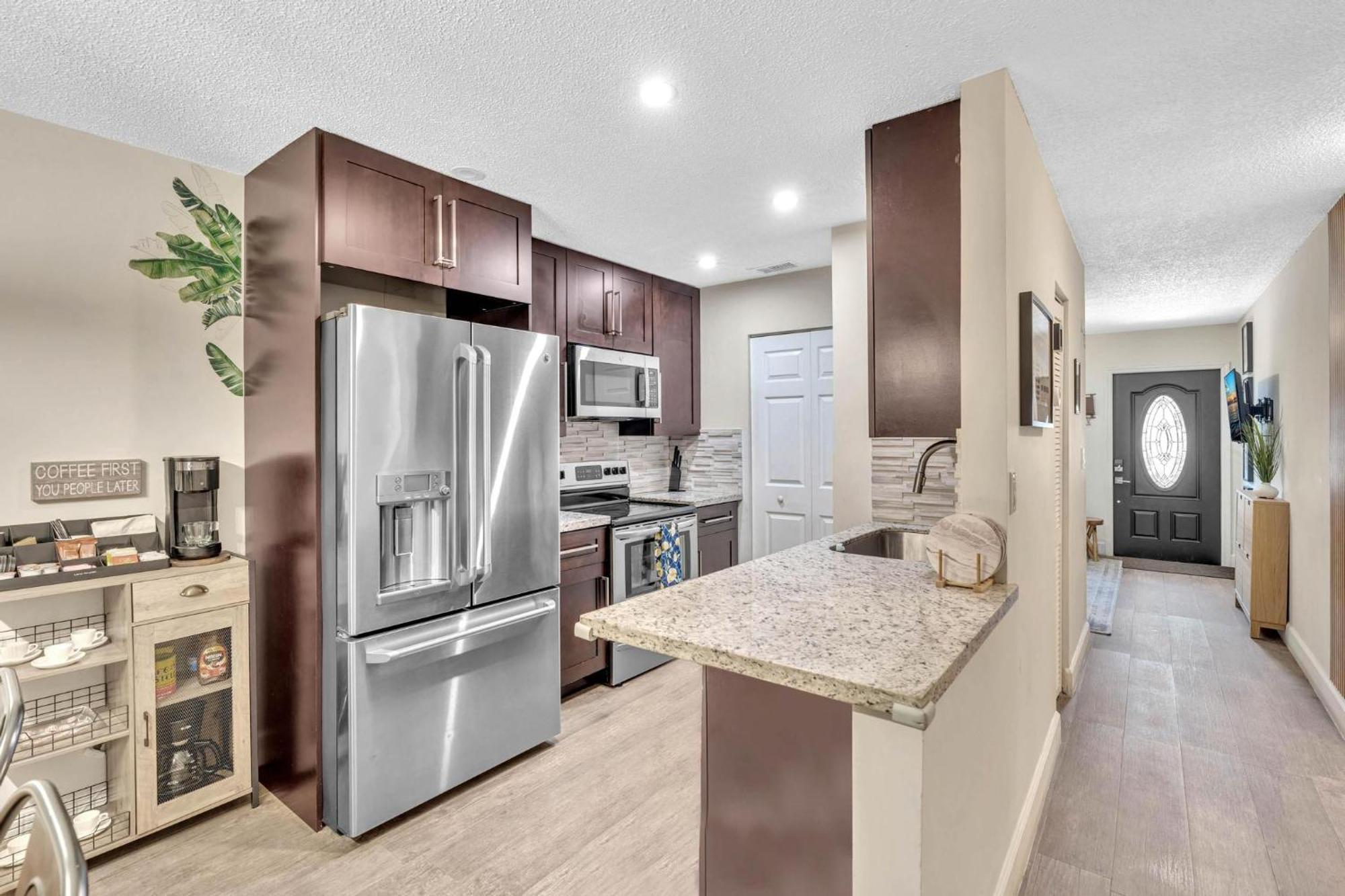 Estelo'S Place - Modern Townhouse With King Bed, Only 5 Min From The Airport! Miami Luaran gambar